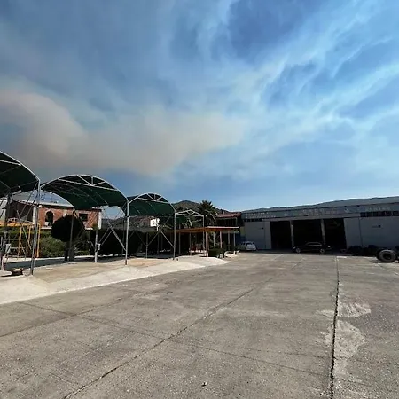 Caco Camper Parking *